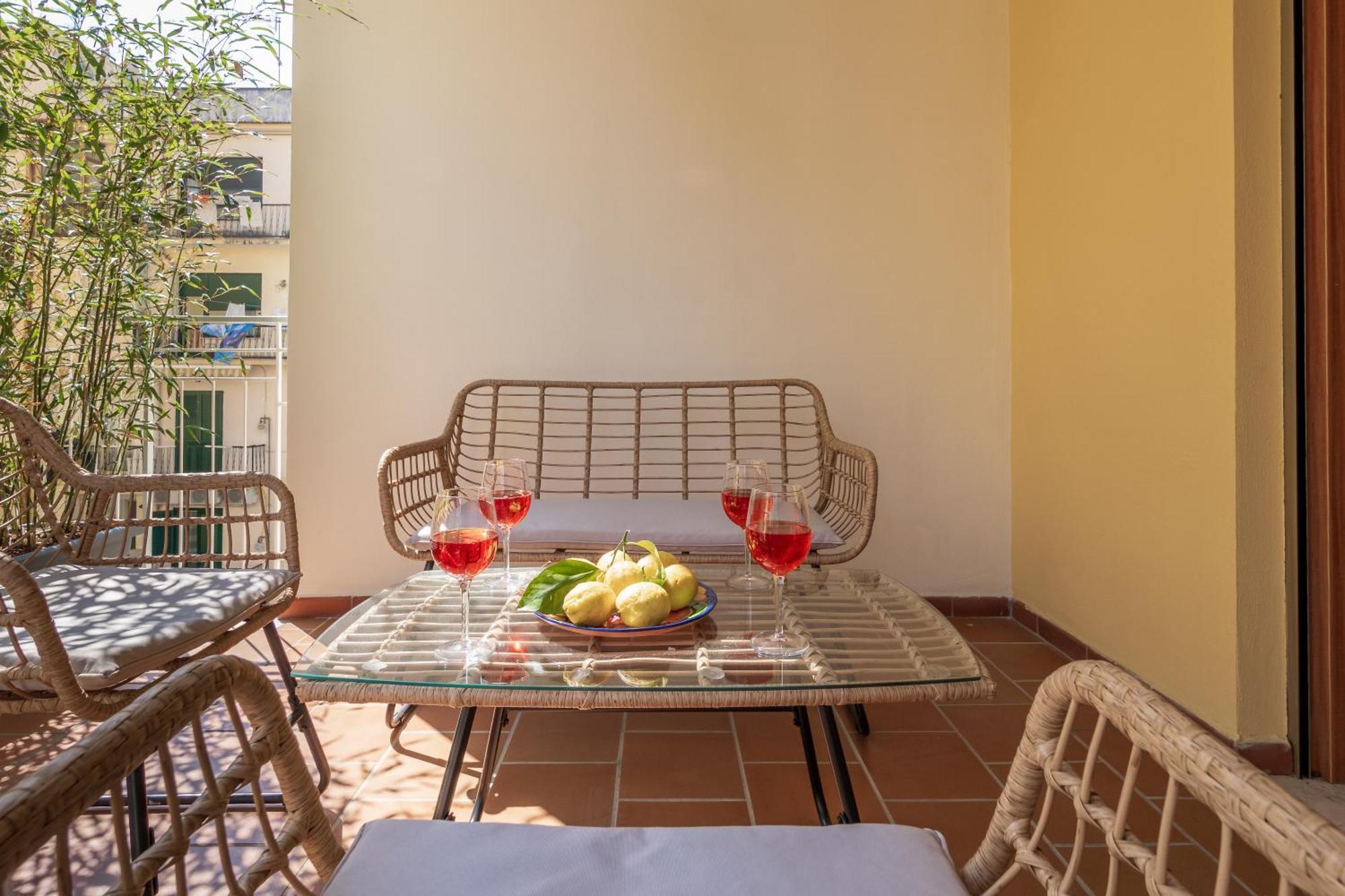 Surya House - Elegant Apartment In سورينتو المظهر الخارجي الصورة
